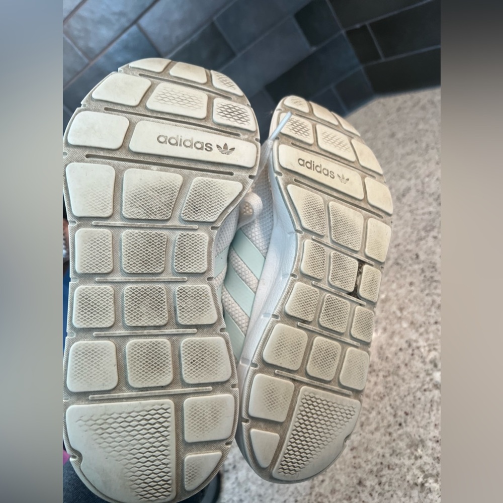 Ladies Adidas Shoes Size 6 - Picture 7 of 11